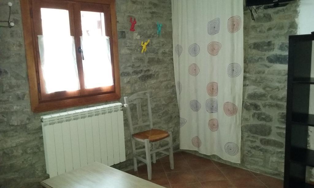 Casa Rural Basajarau Yosa de Sobremonte Rum bild